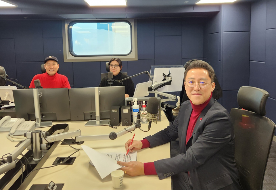 황명주 예비후보가  OBS 라디오 출연, 광주시의 현안과 해결방안에 대한 이야기를 나눴다.