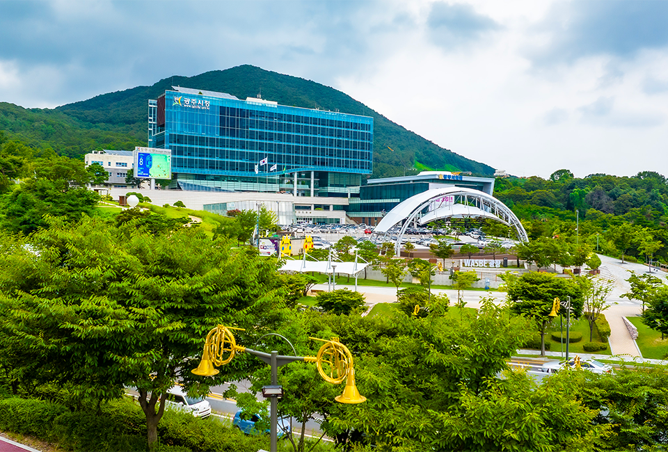 광주시청 전경. 광주시는 2025년 7월 1일 기준 개별공시지가를 30일 결정·공시하고, 11월 28일까지 이의신청을 받는다. ⓒ광주뉴스